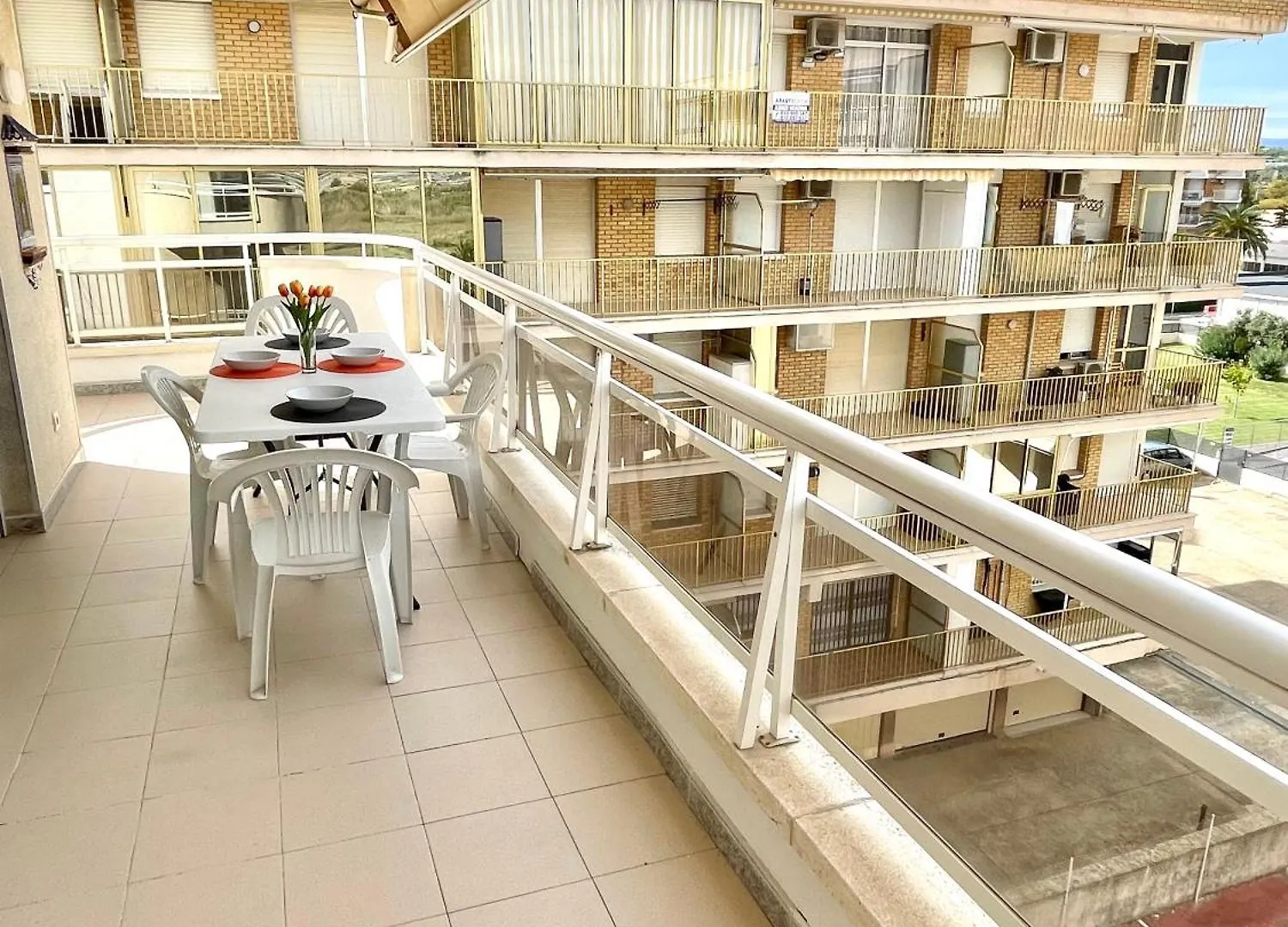アパート ラ・ピネーダMar Internum 1 Vistas Piscina Y Marアパートメント スペイン